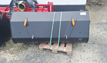 Quicke GM 190 Loader Bucket full